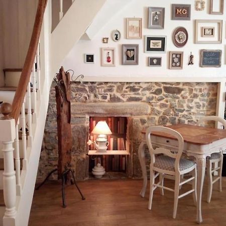 House At The Foot Of The Castle Of Fougeres Vila Exterior foto