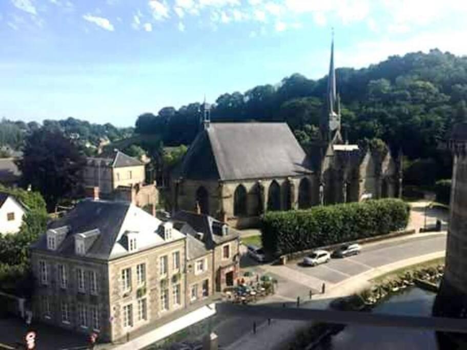 House At The Foot Of The Castle Of Fougeres Vila Exterior foto